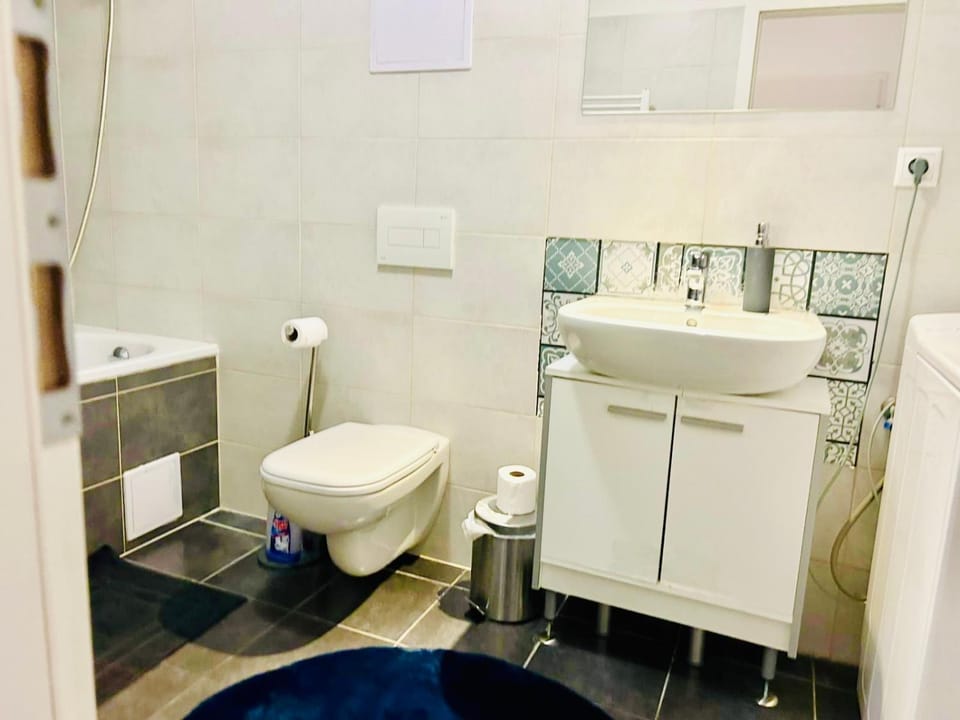 Happy Blue downtown center Apartment in Bratislava
