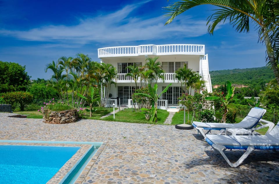 Property building, Pool view, sunbed