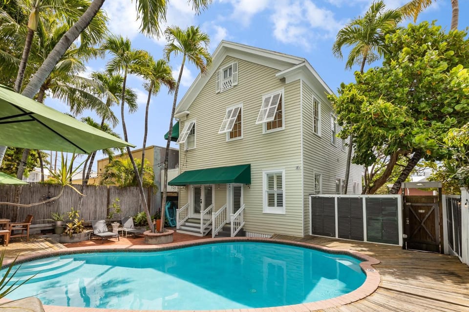 Property building, Pool view, Swimming pool
