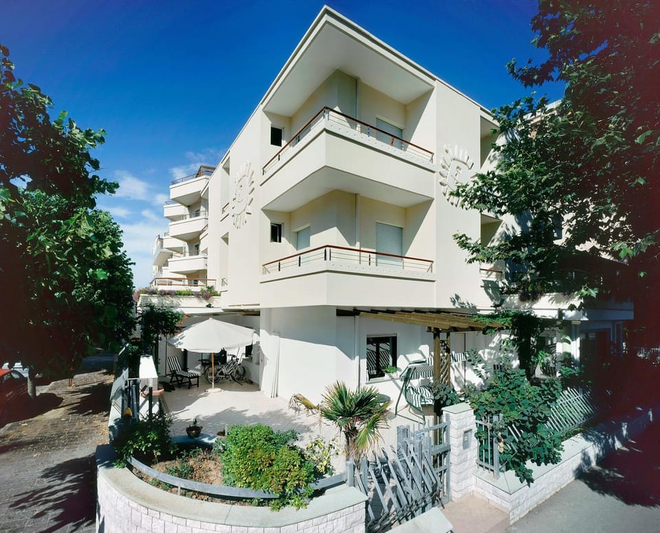 Property building, Facade/entrance