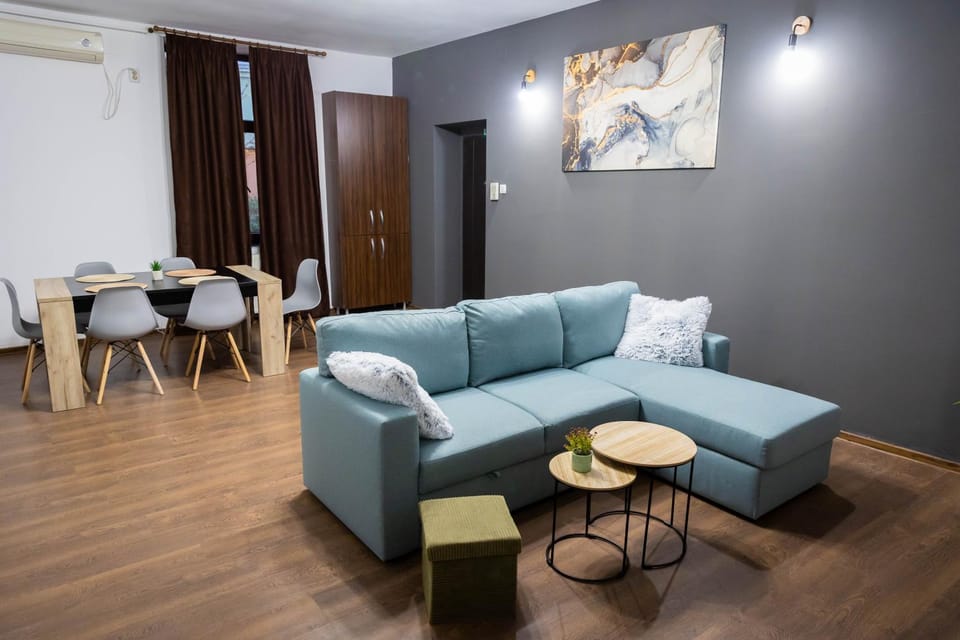 TV and multimedia, Living room, Dining area
