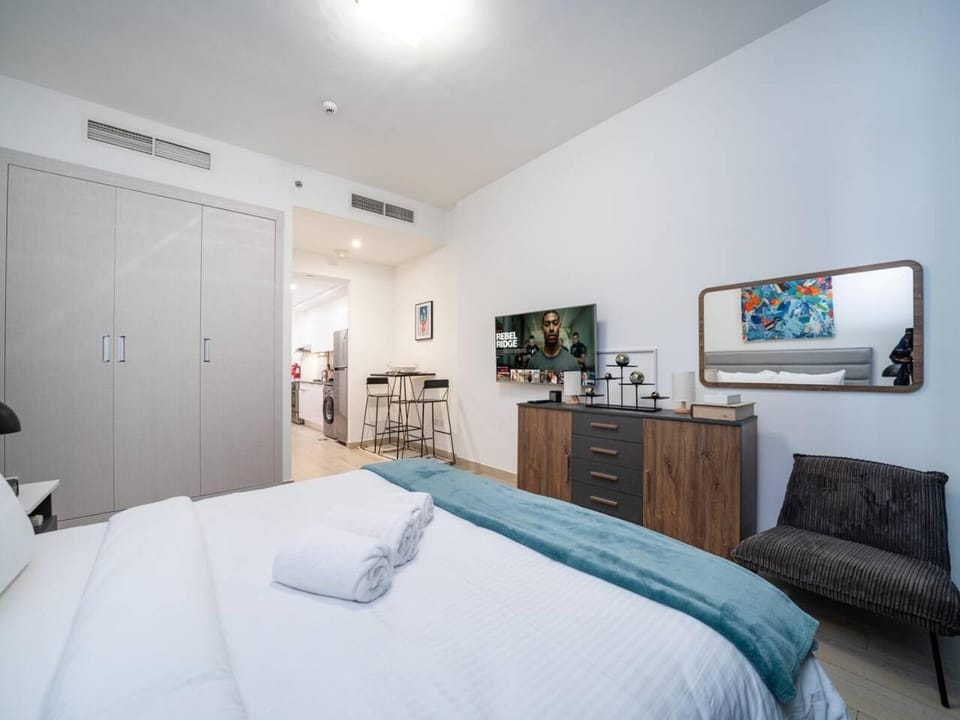 Bed, Kitchen or kitchenette, Photo of the whole room, wardrobe