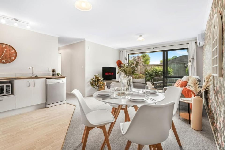 TV and multimedia, Seating area