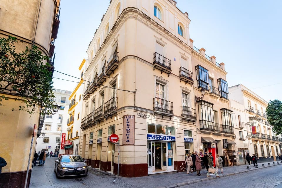 Property building, Facade/entrance