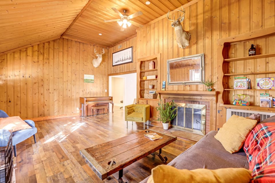 4 Mi to Dtwn: Home w/ Fire Pit in Greenville House in South Carolina