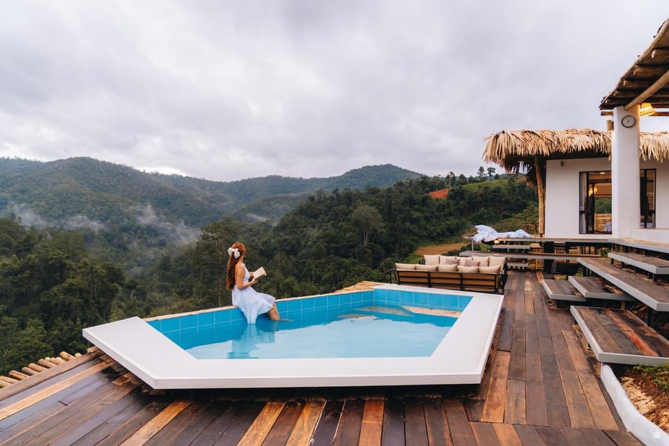 Mountain Floating Cloud Villa in Thailand