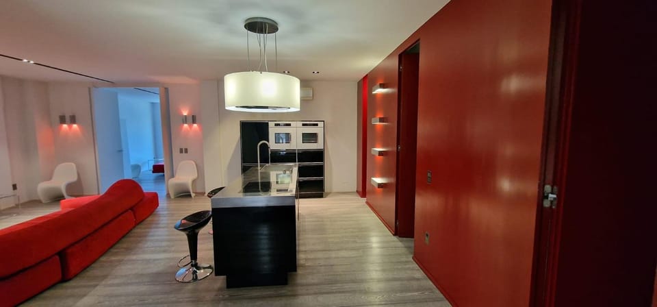 TV and multimedia, Kitchen or kitchenette, Living room, Seating area, Dining area, minibar, oven, pet friendly, stove