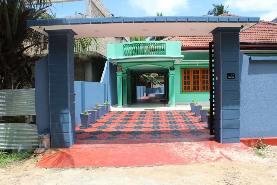 Property building, Facade/entrance