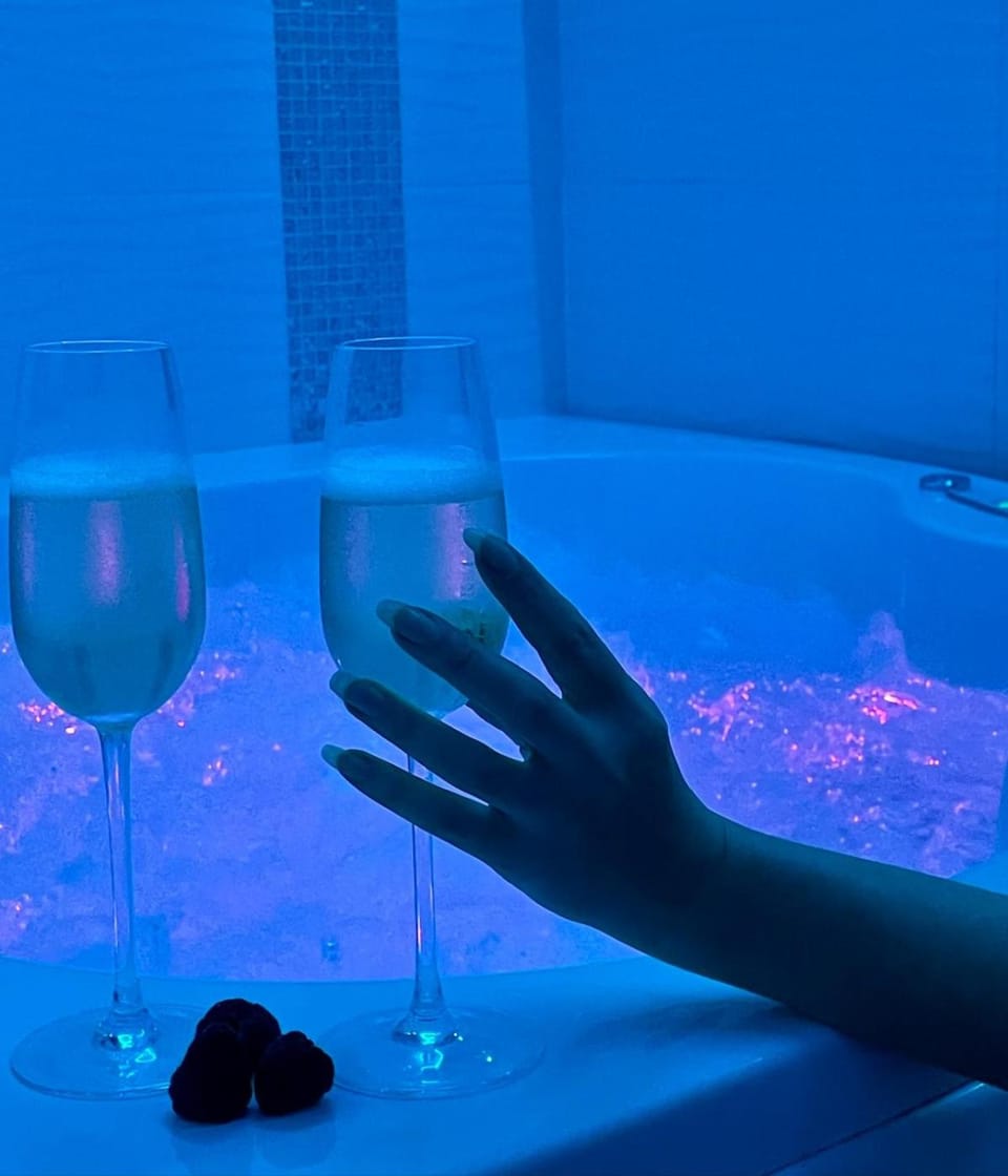 Maison de Monplaisir Love Room - Lyon Villa in Villeurbanne