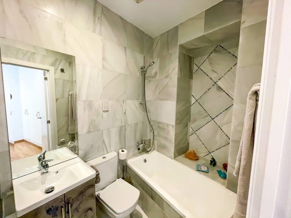 Elegant 2-BR Apartment with Unmatched Central Location Apartment in Gibraltar