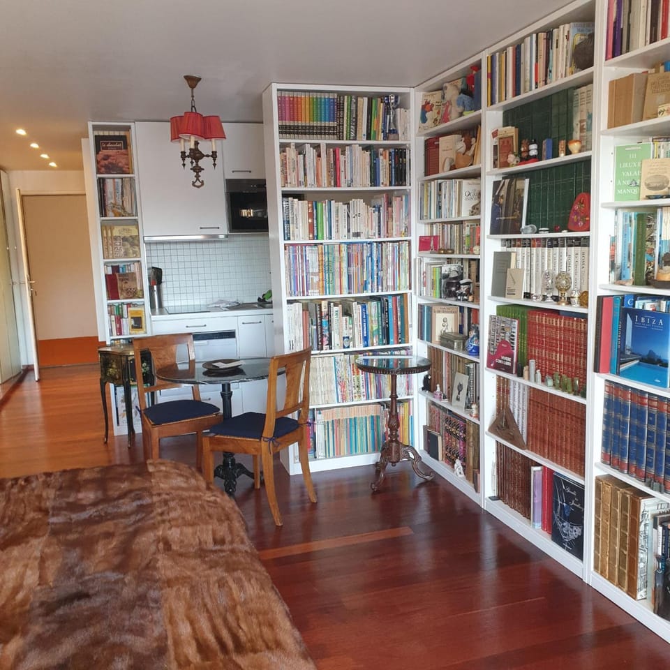 Beau studio avec piscine et terrasse à Crans Montana Apartment in Crans-Montana