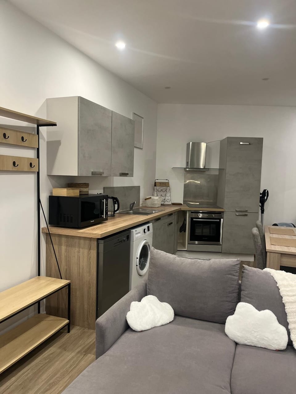Kitchen or kitchenette, Living room
