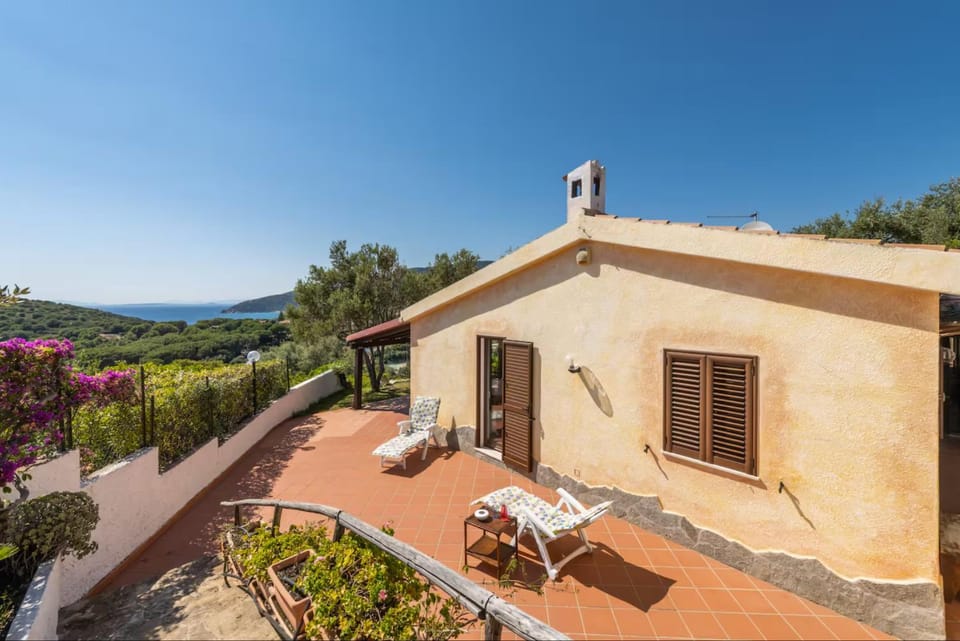 Brezza di Geremeas, Walk to the beach House in Geremeas