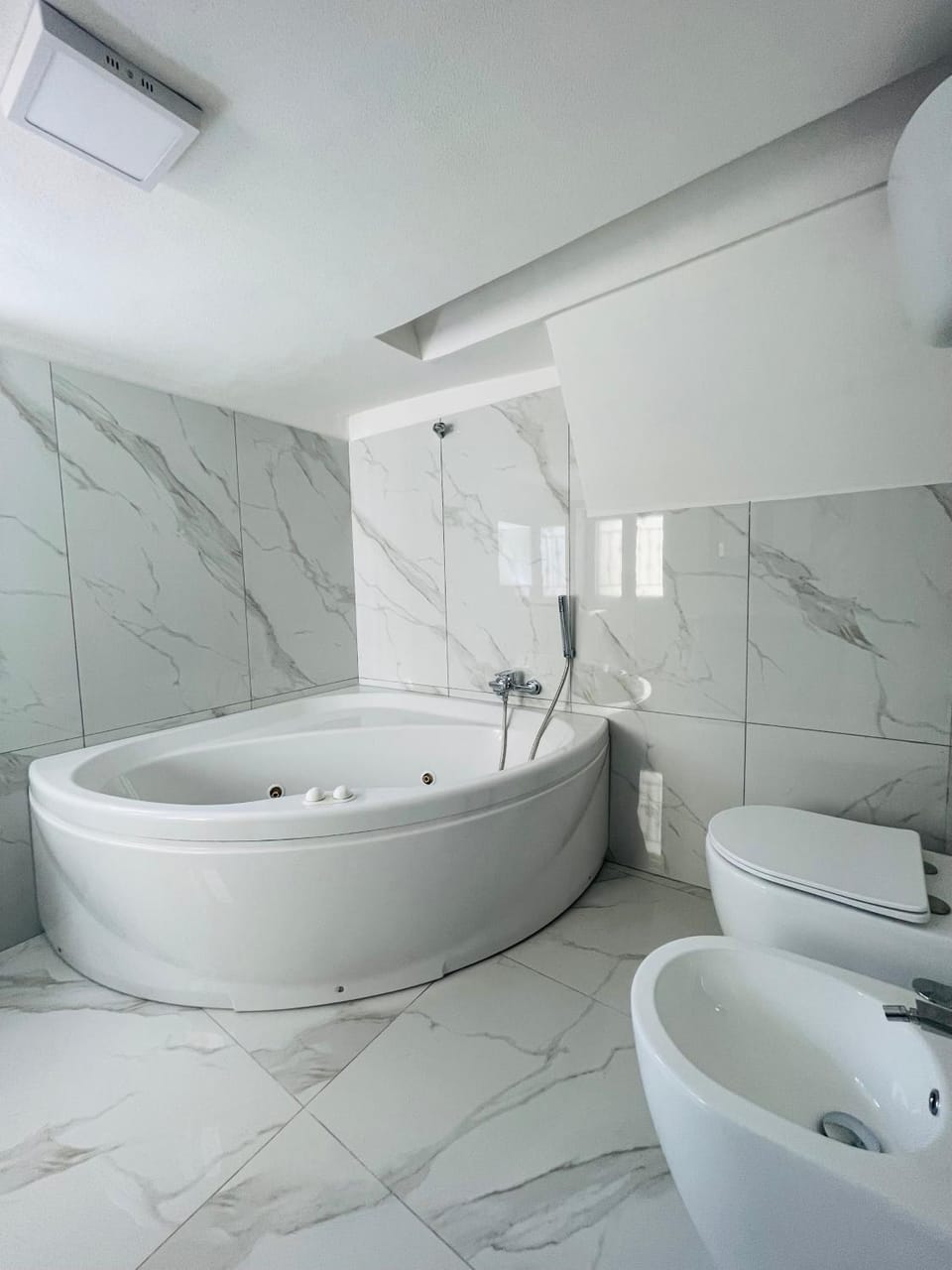 Toilet, Bathroom, Bath