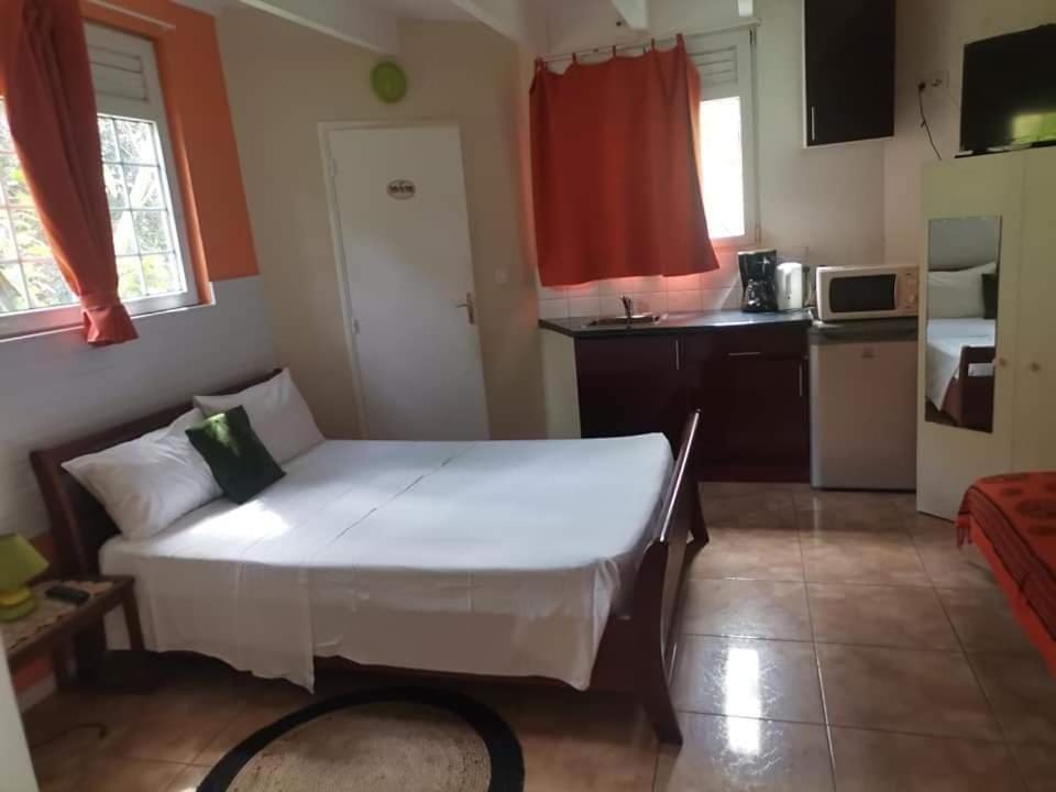 les gîtes de la belle fleur Bungalow hibiscus Apartment in Le Gosier