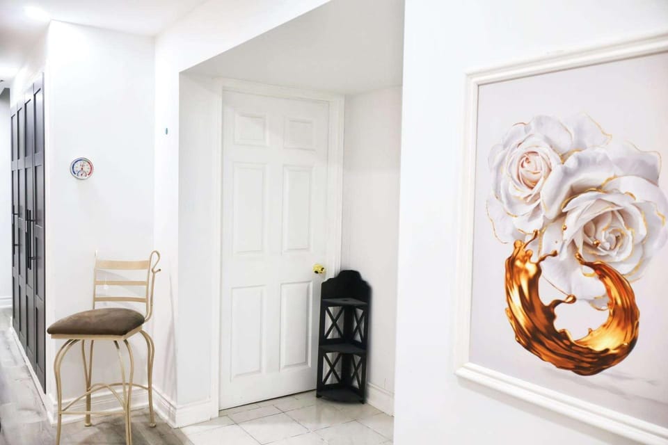 Ivy Den Bed and Breakfast in Burlington