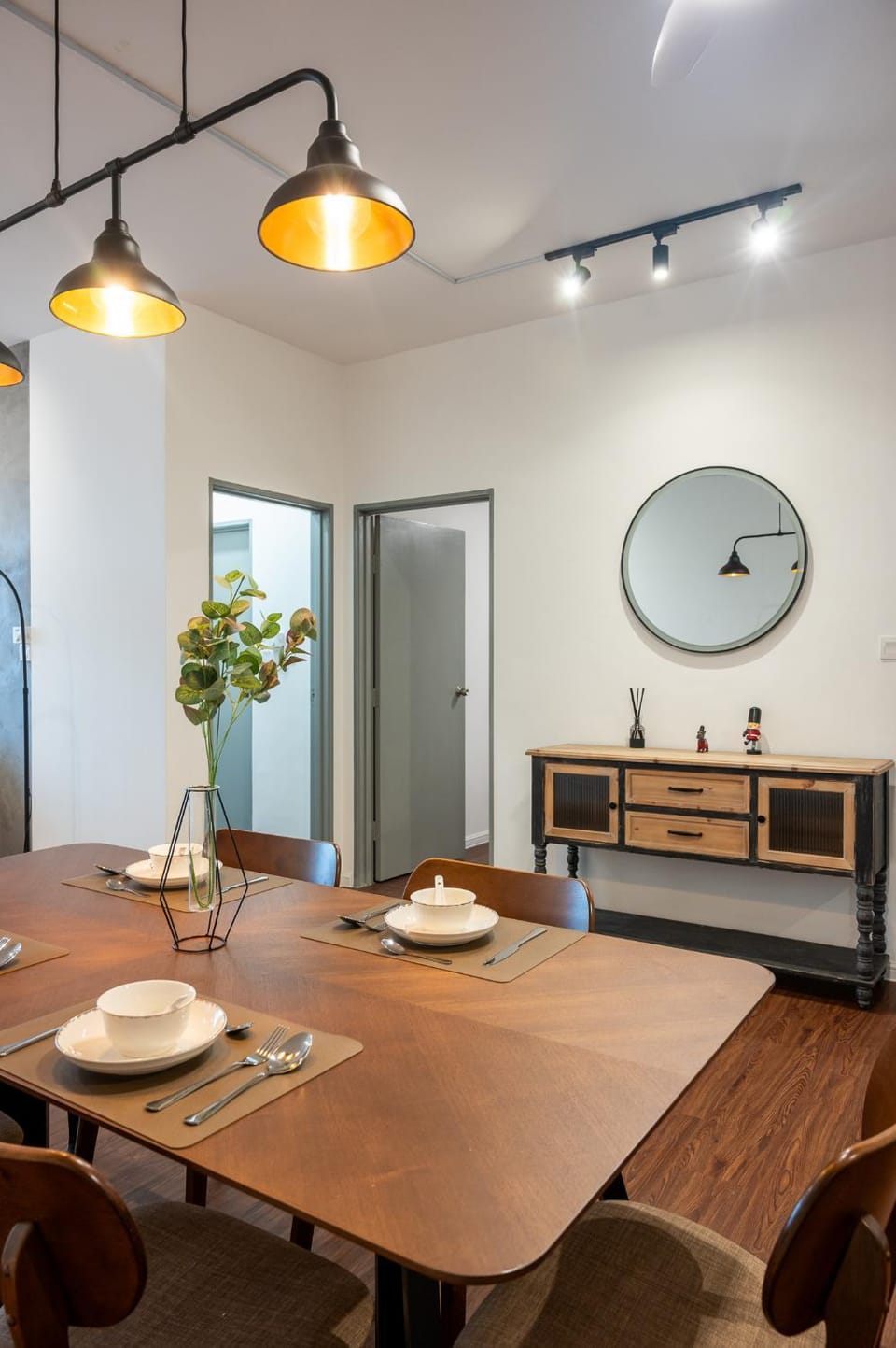 Living room, Seating area, Dining area