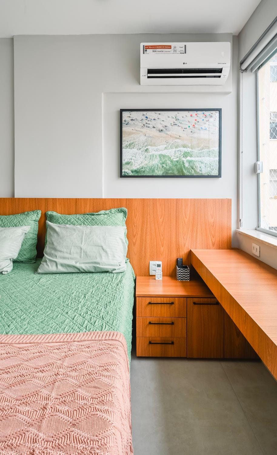 Bed, Photo of the whole room, Bedroom, air conditioner