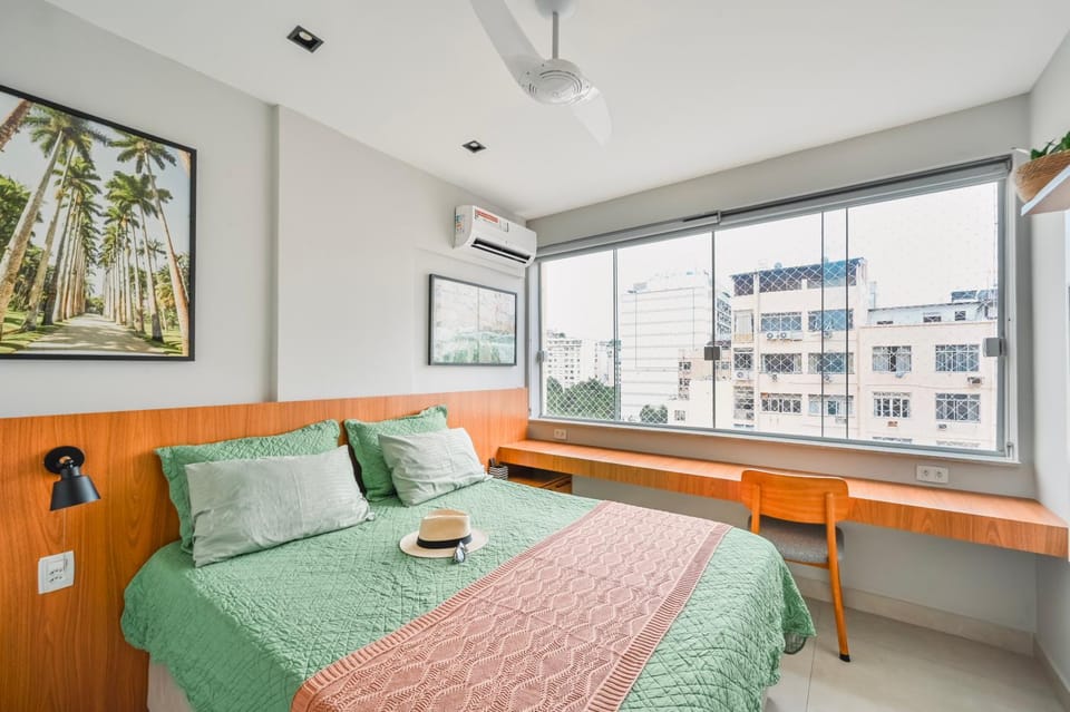 Bed, Photo of the whole room, Bedroom, air conditioner