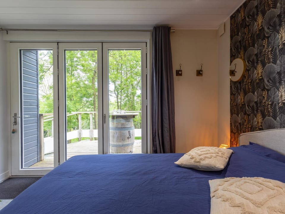 Property building, Living room, Bedroom