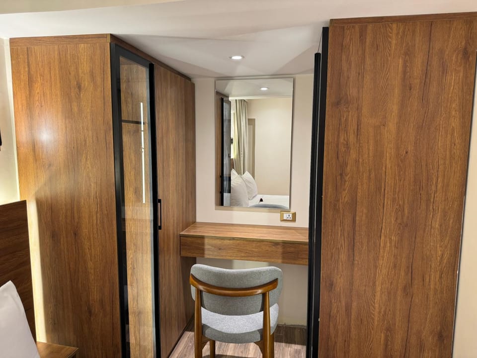 Library, wardrobe