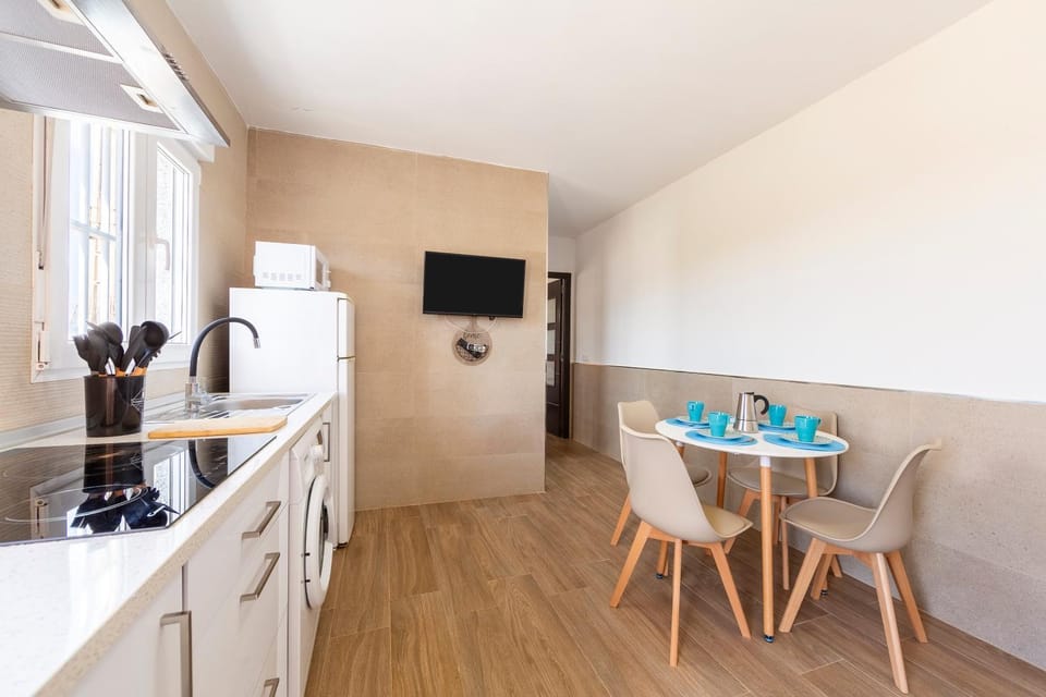 Property building, Kitchen or kitchenette, Living room