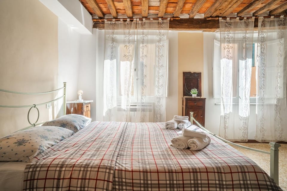 La Finestra Sull'Anfiteatro Apartment in Capannori