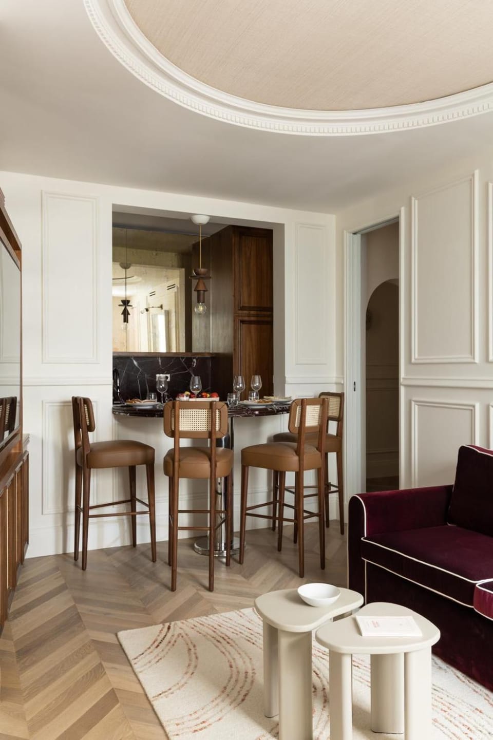 Kitchen or kitchenette, Living room, Seating area, Dining area