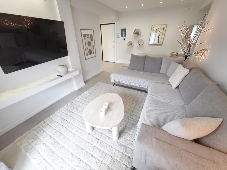 TV and multimedia, Living room, Seating area