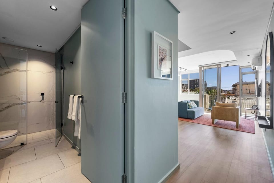Shower, Bed, Bathroom, Living room, Photo of the whole room, Seating area, Bedroom, towels