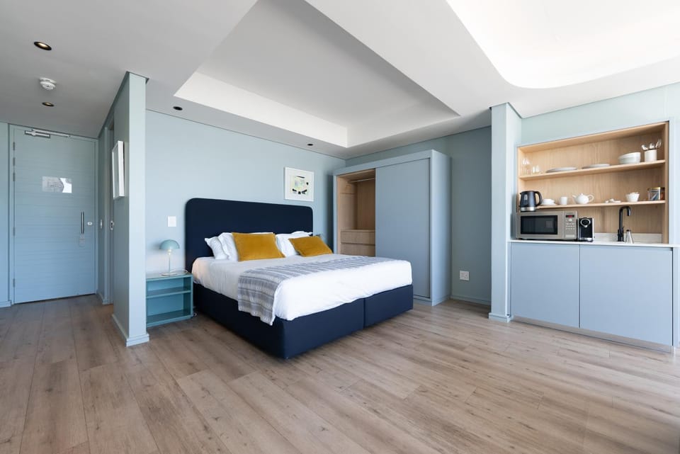 Bed, Kitchen or kitchenette, Photo of the whole room, Bedroom, wardrobe