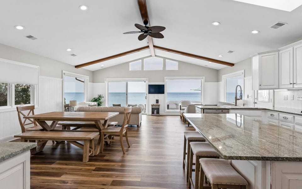 Beachside Getaway private Lake Michigan Beach Frontage House in Wisconsin