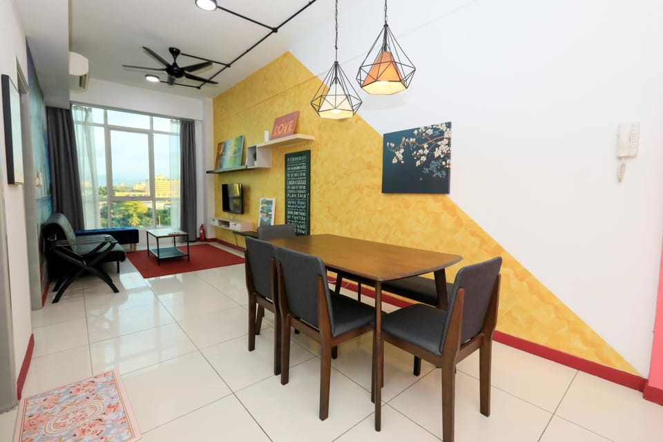Living room, Seating area, Dining area