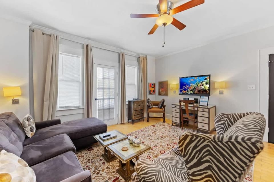 Chic 1 BR Units Near Dilworth House in Charlotte