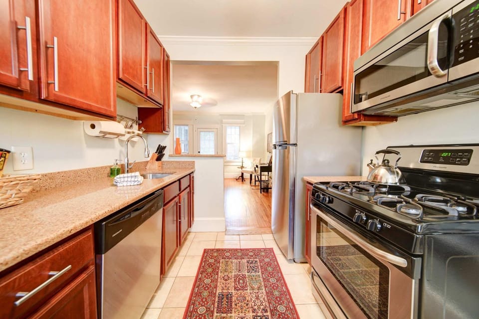 Chic 1 BR Units Near Dilworth House in Charlotte