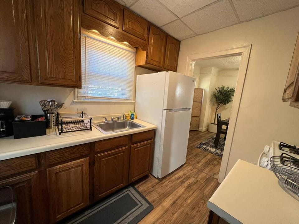 Cozy Gem King Bunk Beds Near Major Highways Sleep6 House in Lake Erie
