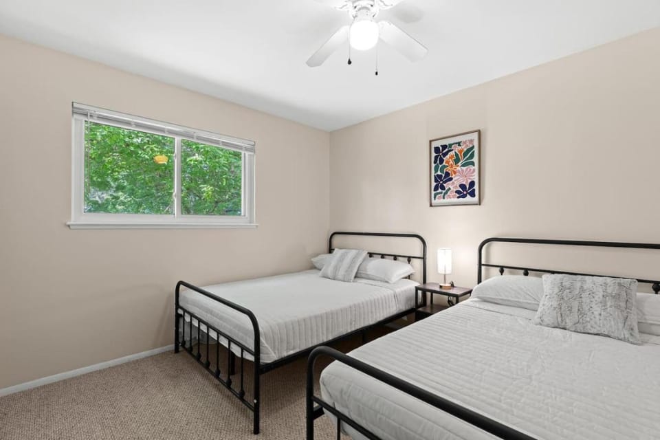 Big Fenced Backyard Sleeps 8 House in Dearborn Heights