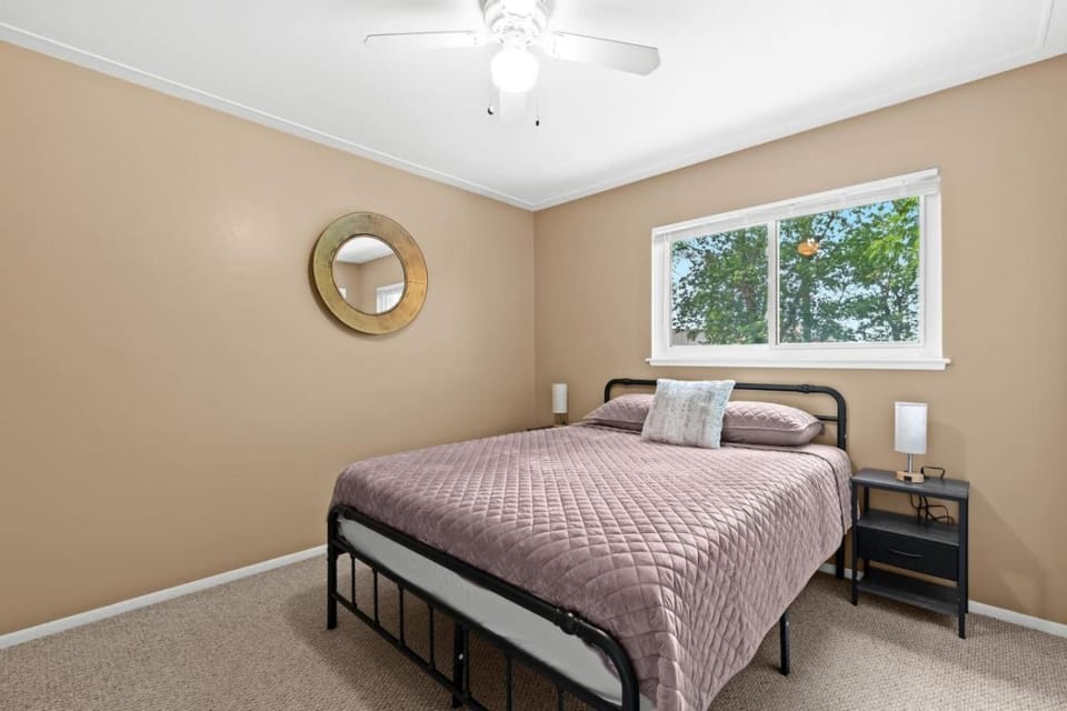 Big Fenced Backyard Sleeps 8 House in Dearborn Heights