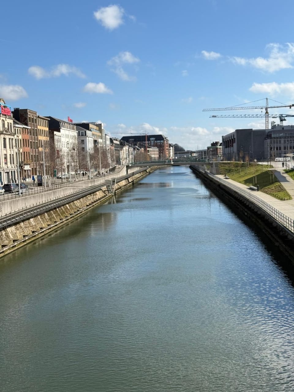 Mervaroom Apartment hotel in Charleroi