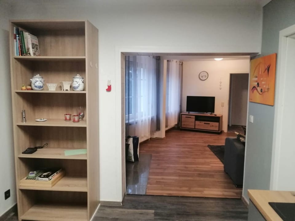 Communal lounge/ TV room, TV and multimedia, Living room, Seating area