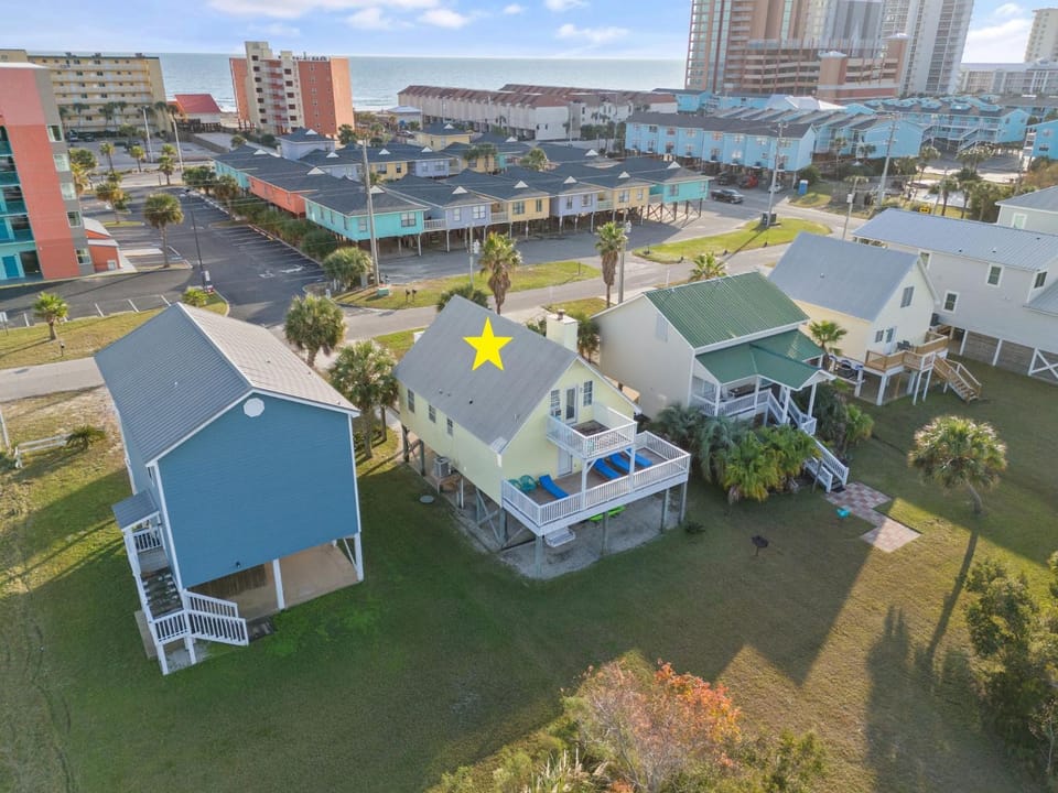 Lazy Dayz by Vacation Homes Collection House in West Beach
