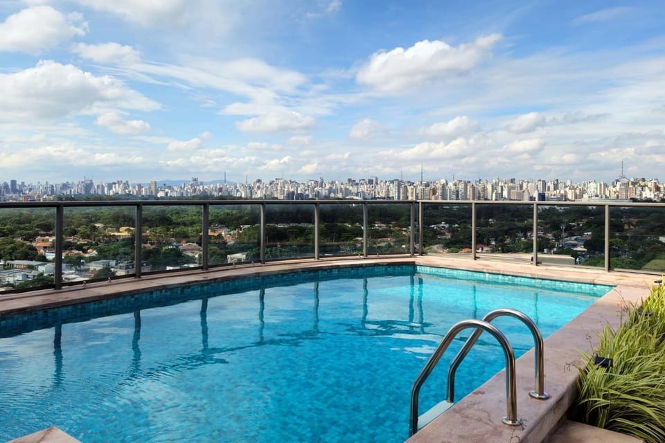 City view, Pool view, Swimming pool, Swimming pool, sunbed