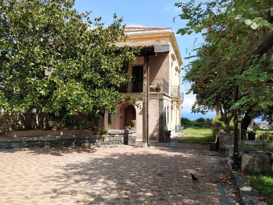 Codavolpe giardino di tea Apartment in Sicily