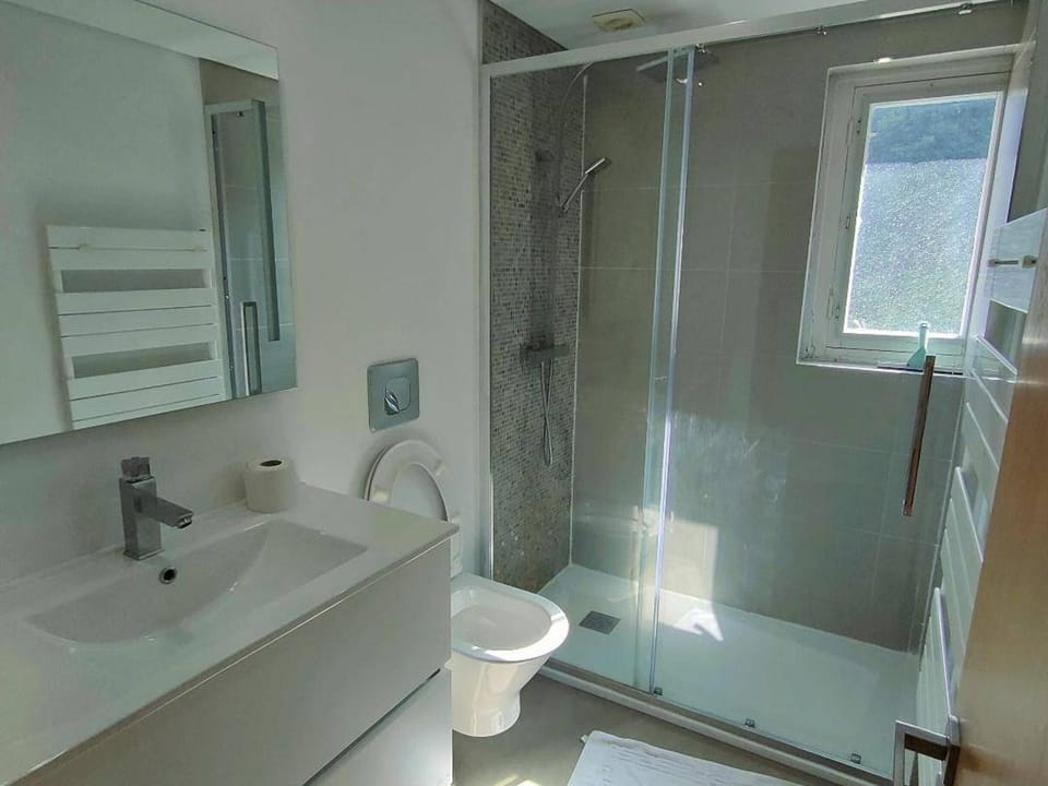 Charmant 2 pièces à Cauterets avec Wifi et parking - FR-1-234-24 Apartment in Cauterets