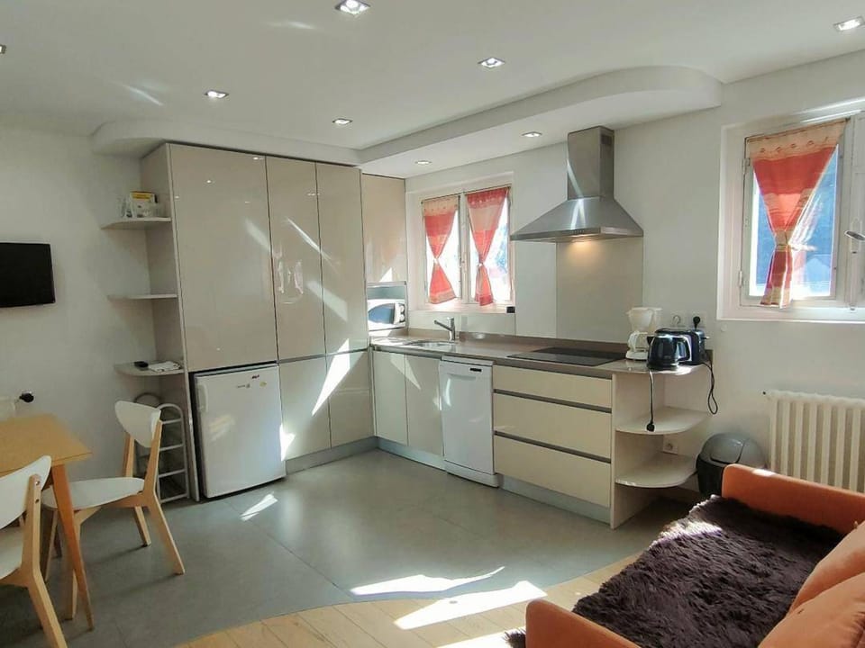 Charmant 2 pièces à Cauterets avec Wifi et parking - FR-1-234-24 Apartment in Cauterets