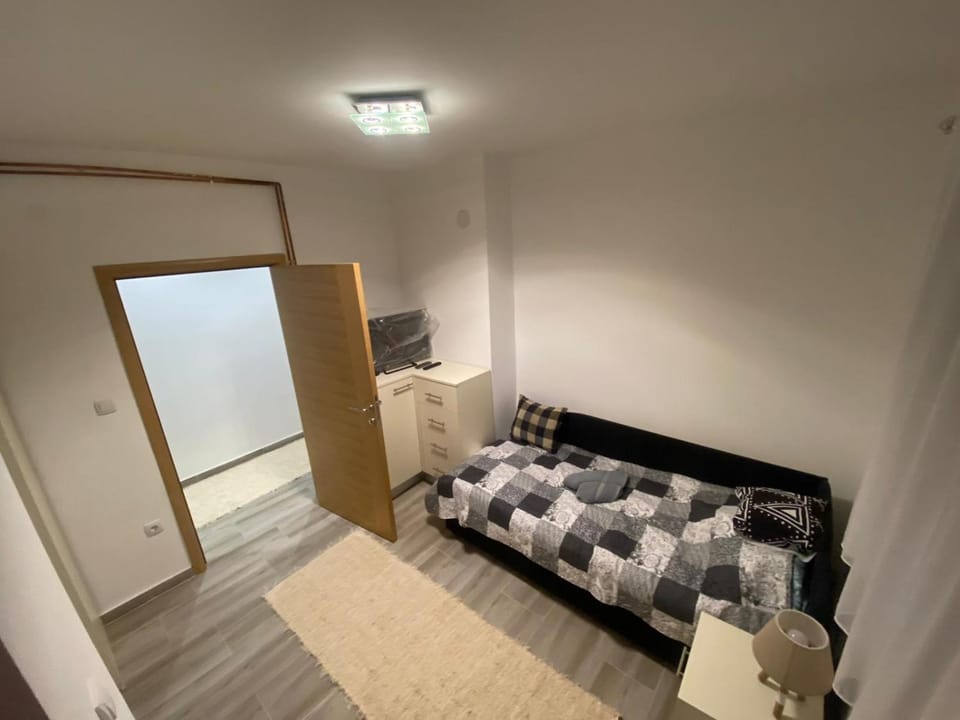 Bed, Bedroom, towels, wardrobe