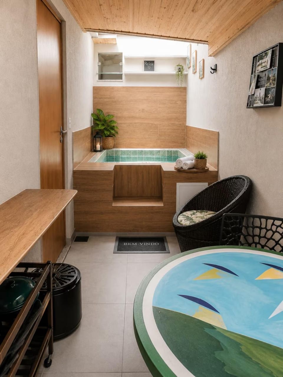 Swimming pool
