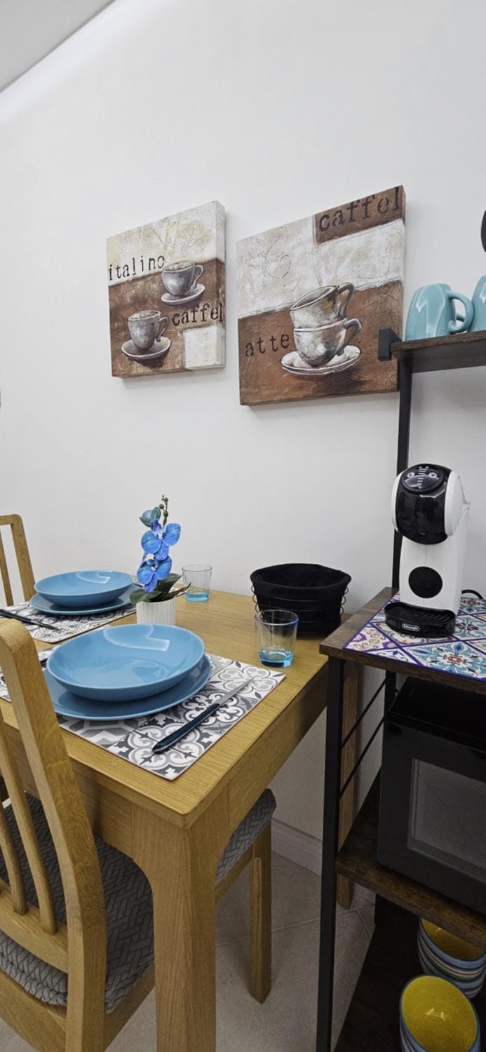 Coffee/tea facilities, Dining area
