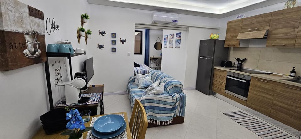 Coffee/tea facilities, Living room, Seating area, Dining area, oven