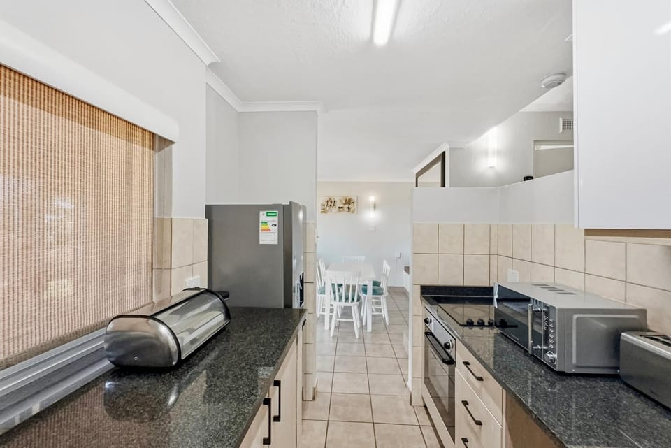 Chakas Rock Beach Chalet 32 Apartment in Dolphin Coast